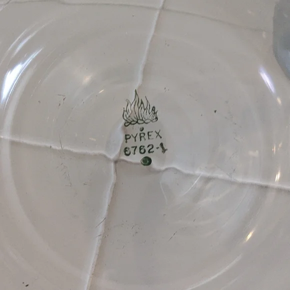 Vintage Pyrex Double Broiler Marked 6762 Missing the Lid - Picture 3 of 8